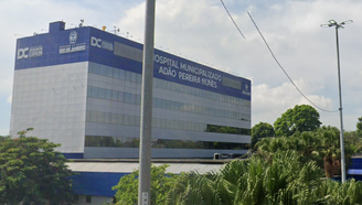 A criança está estável e segue internada no Hospital Municipalizado Adão Pereira Nunes, em Duque de Caxias