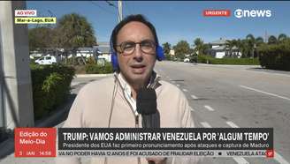 Pedro Bassan apareceu com fone de ouvido improvisado em entrada ao vivo