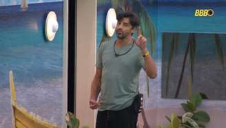 Madrugada teve atrito entre Alberto Cowboy e Juliano Floss