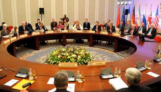 Representantes do Irã e das potências mundiais participam de rodada de negociações em Almaty, no Cazaquistão