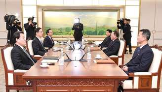 Reunião entre representantes das duas Coreias, em 17 de janeiro