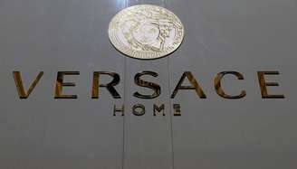 A marca de moda italiana Versace foi adquirida pela americana Michael Kors em um acordo bilionário