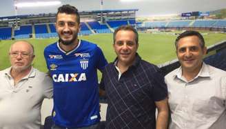 Marquinhos Silva renova por mais uma temporada com Avaí (Foto: Divulgação)