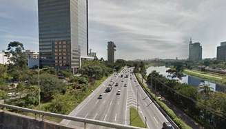 A Marginal do Pinheiros, sentido Interlagos, no cruzamento com a Ponte Eusébio Matoso