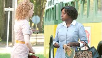 Emma Stone e Viola Davis no longa ‘Histórias Cruzadas’ (2011) - Divulgação/Walt Disney Pictures