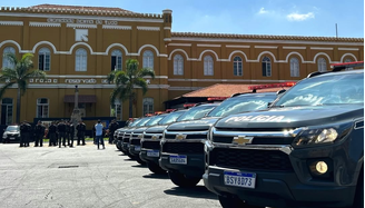 Viaturas da Rota alinhadas dentro do BTA