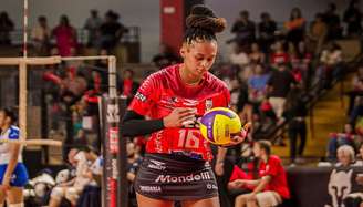 Bruna Moraes é a maior pontuadora do Sesi Bauru na Superliga 