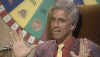 Tony Carrado (Nuno Leal Maia) era um bicheiro tão carismático que o público perdoou sua vida bandida