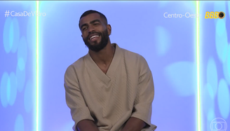 Ricardo está na Casa de Vidro do Centro-Oeste