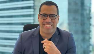 "O romance permite provocar o leitor a refletir sobre temas delicados por meio dos personagens", afirma Marcos Clementino