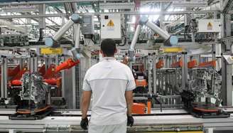 Pesquisa do IBGE registrou queda em 16 dos 25 ramos industriais analisados em junho ante maio