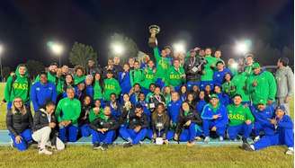 Brasil comemora título de campeão sul-americano sub-23 (Divulgação/CBAt)