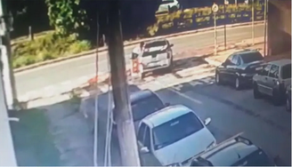 A ação das duas foi flagrada por câmeras de segurança