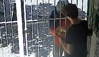 Jovem arranca máquina de cartão da mão de golpista e recupera R$ 2 mil