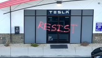 Ataque vândalo contra concessionária da Tesla, em Las Vegas