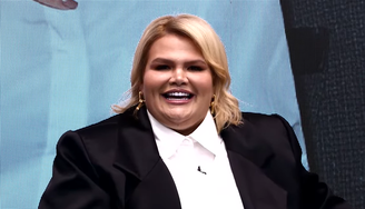 Thais Carla durante participação no Jornal dos Famosos