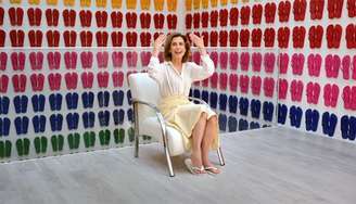 A atriz Fernanda Torres estrelando o polêmico comercial de fim de ano das Havaianas -