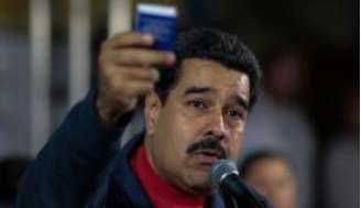 Para Maduro, a Venezuela entrou num "período de turbulência econômica" devido à queda dos preços do petróleo
