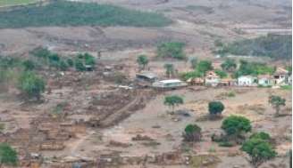 Área afetada pelo rompimento da barragem da Samarco, no distrito de Bento Rodrigues, zona rural de Mariana