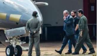 Eduardo Cunha, embarca para Curitiba após ser preso pela Polícia Federal