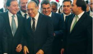 Solenidade de abertura do ano legislativo, com a presença do ministro da Casa Civil, Eliseu Padilha, que levou a mensagem presidencial