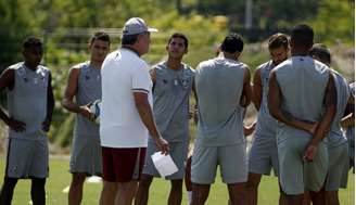 Abel conversa com elenco no treino de sábado (Foto: Nelson Perez/Fluminense F.C.)