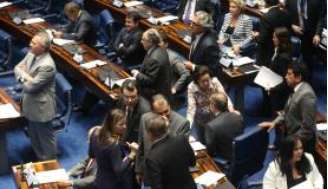 Senado aprovou por unanimidade primeira votação da PEC que determina o fim do foro privilegiado para autoridades