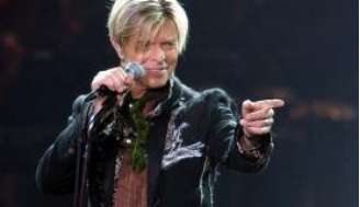 O visual do cantor britânico inspira fantasias de muitos foliões que desfilam no bloco Tô de Bowie