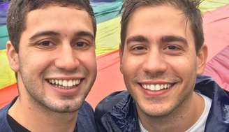 Pedro Figueiredo e Erick Rianelli na Parada Gay do Rio: sem medo de viver o amor e enfrentar os homofóbicos