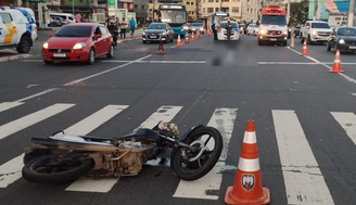 Mulher de 41 anos morreu em um acidente de moto em Vitória (ES)