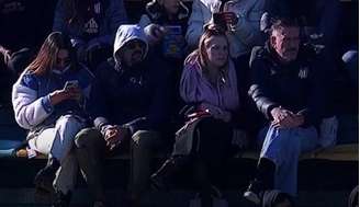 Carina Magnabosca assistiu à partida da Copa Argentina ao lado de Juan Sebastián Verón