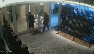 Quadrilha invadiu prédio de luxo no Alto de Pinheiros próximo das 23h desta quinta-feira, 5 de junho de 2026.