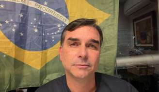 Flávio Bolsonaro nega que tenha descumprido medidas cautelares