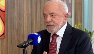 Lula fala de investigações contra Lulinha em entrevista à Record.