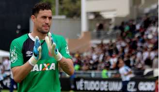Goleiro acredita que jogadores vão saber superar falta de entrosamento (Foto: Carlos Gregório Jr/Vasco.com.br)