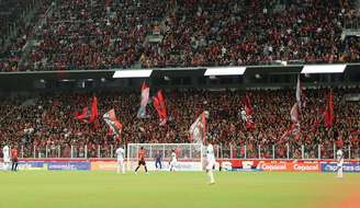 Mais de 34 mil torcedores acompanham o empate entre Athletico e Maringá - 