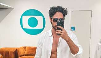 Ângelo Rodrigues em camarim da Globo no Rio: ator será o 1º par de Odete Roitman em 'Vale Tudo'