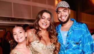 Preta Gil com o filho, Francisco, e a neta, Sol de Maria