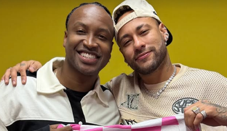 Neymar foi prestigiar o amigo Thiaguinho