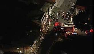 Informações preliminares dos Bombeiros apontam que vazamento de gás pode ter sido a causa da explosão.