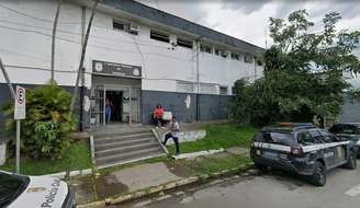 Mulher é baleada durante discussão com vizinho no litoral de SP.