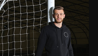 Angus Gunn é o goleiro titular da Escócia