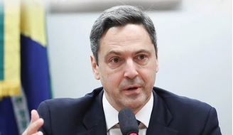 Luiz Philippe de Orleans e Bragança é deputado federal, cientista político, escritor e empresário