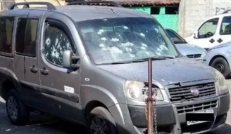 Imagens do veículo mostram marcas de bala na lataria do carro bem como no vidro para-brisa