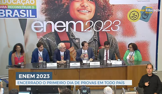 Mesa diretiva da coletiva de imprensa do Inep neste domingo (5).