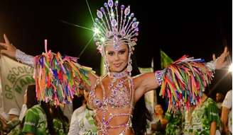 Viviane Araújo é uma das rainhas de bateria do Grupo Especial de São Paulo