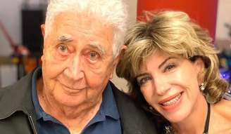 Pedro Paulo Poppovic com a filha, Silvia Poppovic, no aniversário de 97 anos dele