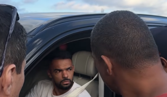 Raniele é cobrado por torcedores do Timão