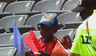Keyne Yamal na arquibancada do MetLife Stadium, neste domingo, 19