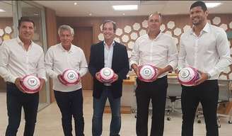 Careca (São Paulo), Clodoaldo (Santos), Caio Ribeiro, Evair (Palmeiras) e Fábio Luciano (Corinthians) participaram do sorteio do Paulistão 2018 na sede da Federação Paulista de Futebol.